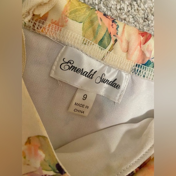 Emerald Sundae Cream Floral Fitted Midi Dress - Size 9 - Picture 11 of 13